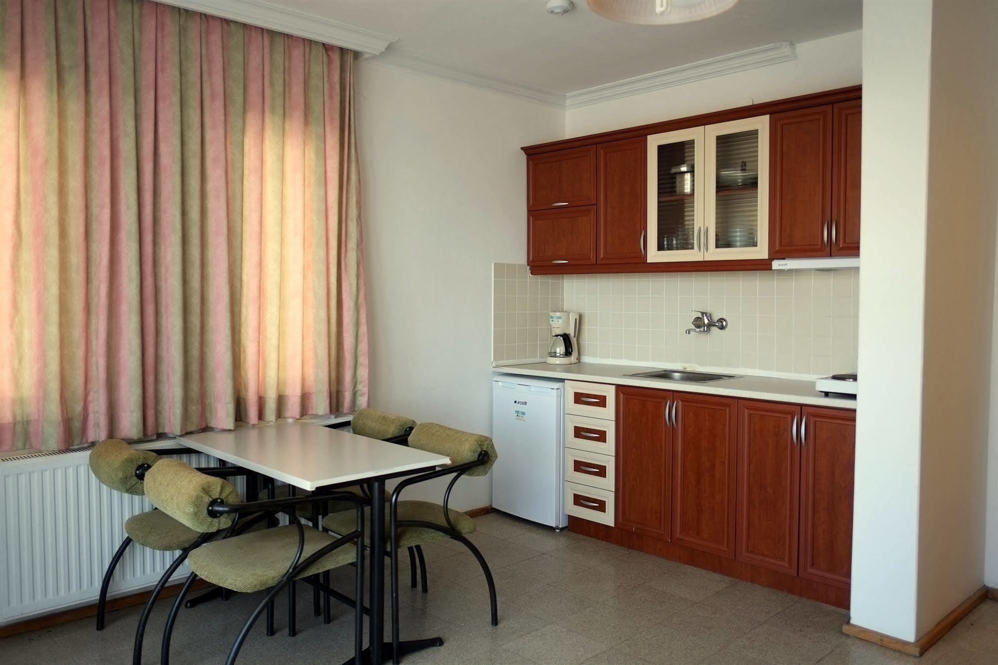 Babylon Gardens Apart Suite Menderes Екстериор снимка